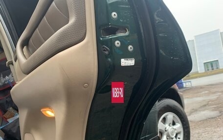 Toyota Land Cruiser 100 рестайлинг 2, 2000 год, 1 600 000 рублей, 3 фотография