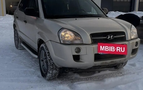 Hyundai Tucson III, 2008 год, 620 000 рублей, 2 фотография