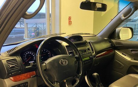 Toyota Land Cruiser Prado 120 рестайлинг, 2006 год, 1 700 000 рублей, 13 фотография