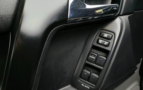 Toyota Land Cruiser Prado 150 рестайлинг 2, 2013 год, 2 649 000 рублей, 15 фотография