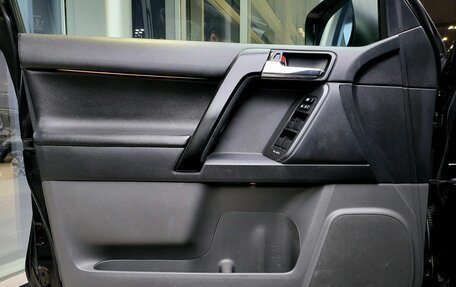 Toyota Land Cruiser Prado 150 рестайлинг 2, 2013 год, 2 649 000 рублей, 14 фотография