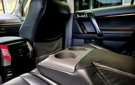 Toyota Land Cruiser Prado 150 рестайлинг 2, 2013 год, 2 649 000 рублей, 12 фотография