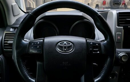 Toyota Land Cruiser Prado 150 рестайлинг 2, 2013 год, 2 649 000 рублей, 20 фотография