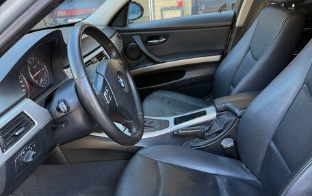 BMW 3 серия, 2008 год, 700 000 рублей, 24 фотография