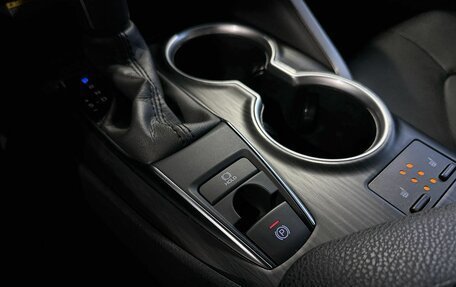 Toyota Camry, 2021 год, 3 799 000 рублей, 18 фотография