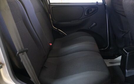 Chevrolet Niva I рестайлинг, 2015 год, 899 000 рублей, 19 фотография