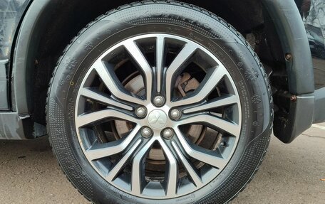 Mitsubishi Outlander III рестайлинг 3, 2015 год, 1 462 000 рублей, 13 фотография