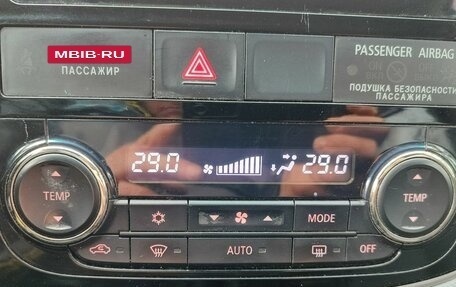 Mitsubishi Outlander III рестайлинг 3, 2015 год, 1 462 000 рублей, 17 фотография