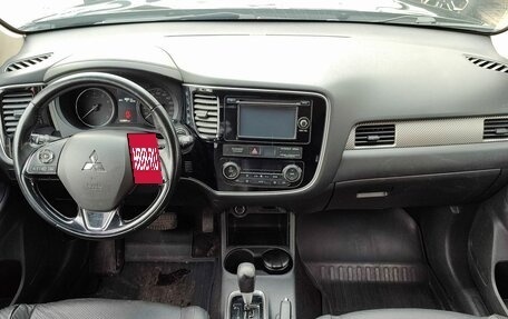 Mitsubishi Outlander III рестайлинг 3, 2015 год, 1 462 000 рублей, 10 фотография