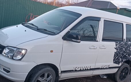 Toyota Town Ace III, 2002 год, 460 000 рублей, 3 фотография