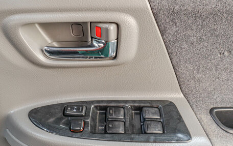 Toyota Voxy II, 2003 год, 1 149 000 рублей, 9 фотография