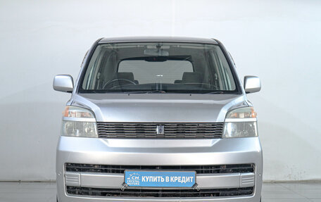 Toyota Voxy II, 2003 год, 1 149 000 рублей, 3 фотография