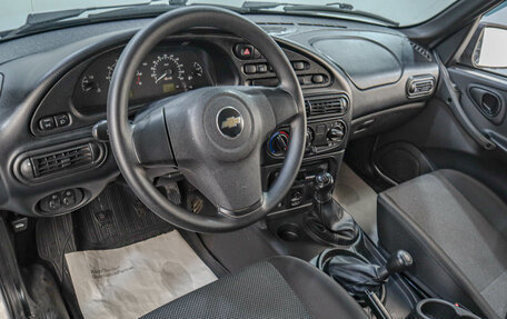 Chevrolet Niva I рестайлинг, 2018 год, 859 000 рублей, 8 фотография