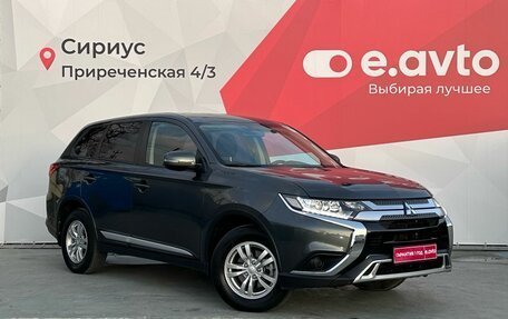 Mitsubishi Outlander III рестайлинг 3, 2021 год, 2 590 000 рублей, 3 фотография