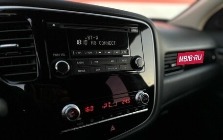 Mitsubishi Outlander III рестайлинг 3, 2021 год, 2 590 000 рублей, 9 фотография