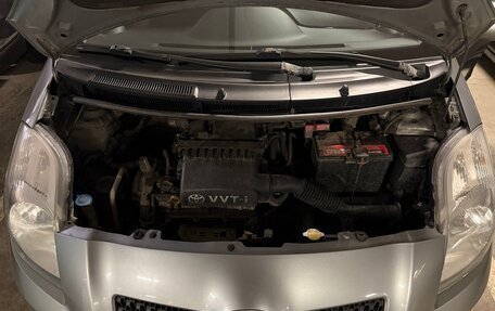 Toyota Yaris III рестайлинг, 2007 год, 620 000 рублей, 15 фотография