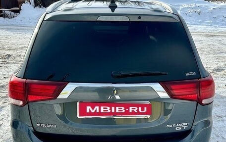 Mitsubishi Outlander III рестайлинг 3, 2018 год, 2 940 000 рублей, 5 фотография