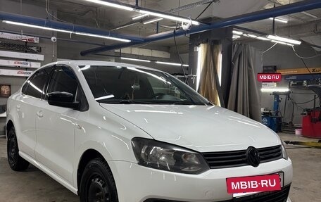 Volkswagen Polo VI (EU Market), 2014 год, 800 000 рублей, 2 фотография