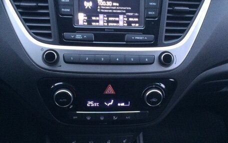 Hyundai Solaris II рестайлинг, 2018 год, 1 550 000 рублей, 5 фотография