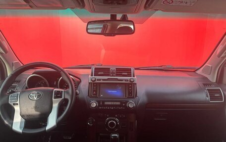 Toyota Land Cruiser Prado 150 рестайлинг 2, 2015 год, 3 190 000 рублей, 11 фотография