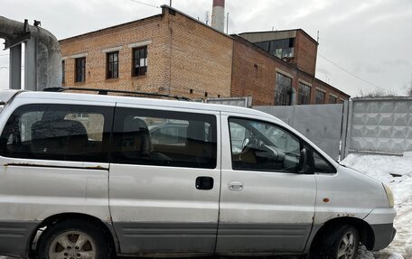 Hyundai H-1 II рестайлинг, 2004 год, 320 000 рублей, 6 фотография