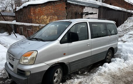 Hyundai H-1 II рестайлинг, 2004 год, 320 000 рублей, 2 фотография
