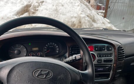 Hyundai H-1 II рестайлинг, 2004 год, 320 000 рублей, 13 фотография