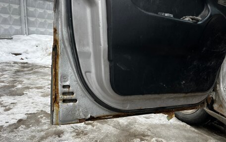 Hyundai H-1 II рестайлинг, 2004 год, 320 000 рублей, 15 фотография