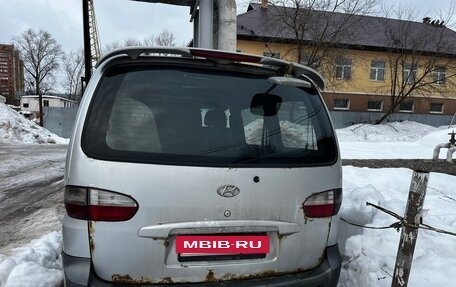 Hyundai H-1 II рестайлинг, 2004 год, 320 000 рублей, 4 фотография