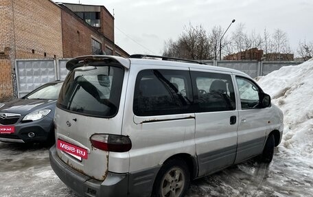 Hyundai H-1 II рестайлинг, 2004 год, 320 000 рублей, 5 фотография
