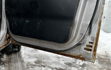 Hyundai H-1 II рестайлинг, 2004 год, 320 000 рублей, 18 фотография