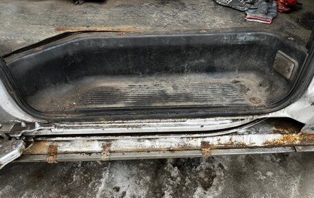 Hyundai H-1 II рестайлинг, 2004 год, 320 000 рублей, 21 фотография