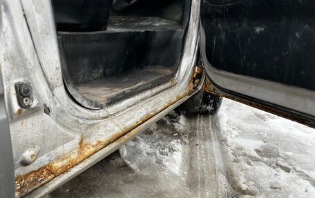 Hyundai H-1 II рестайлинг, 2004 год, 320 000 рублей, 19 фотография