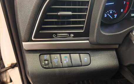 Hyundai Elantra VI рестайлинг, 2016 год, 1 690 000 рублей, 10 фотография