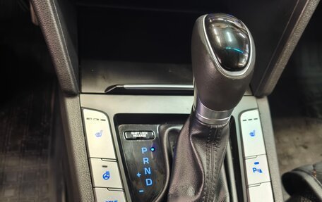 Hyundai Elantra VI рестайлинг, 2016 год, 1 690 000 рублей, 12 фотография