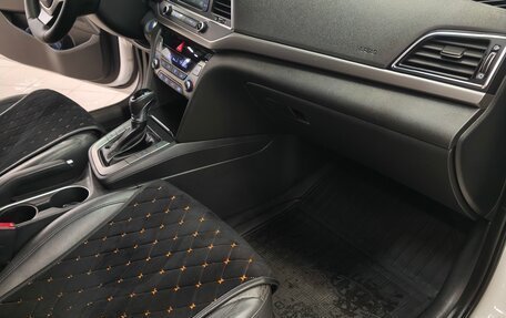 Hyundai Elantra VI рестайлинг, 2016 год, 1 690 000 рублей, 17 фотография