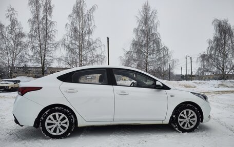 Hyundai Solaris II рестайлинг, 2017 год, 1 380 000 рублей, 1 фотография