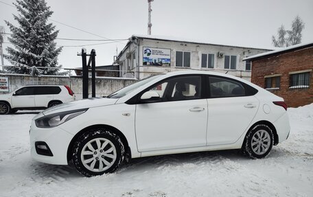 Hyundai Solaris II рестайлинг, 2017 год, 1 380 000 рублей, 2 фотография