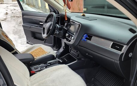 Mitsubishi Outlander III рестайлинг 3, 2021 год, 3 350 000 рублей, 5 фотография