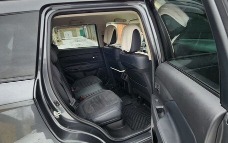 Mitsubishi Outlander III рестайлинг 3, 2021 год, 3 350 000 рублей, 6 фотография