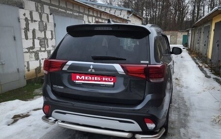 Mitsubishi Outlander III рестайлинг 3, 2021 год, 3 350 000 рублей, 2 фотография