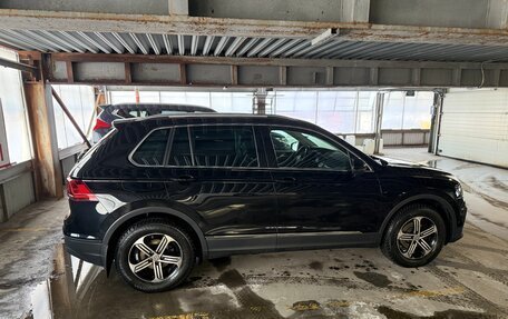 Volkswagen Tiguan II, 2018 год, 2 850 000 рублей, 5 фотография