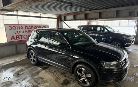 Volkswagen Tiguan II, 2018 год, 2 850 000 рублей, 6 фотография