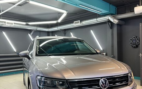 Volkswagen Tiguan II, 2019 год, 2 999 999 рублей, 2 фотография