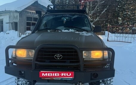 Toyota Land Cruiser 80 рестайлинг, 1995 год, 2 000 000 рублей, 2 фотография