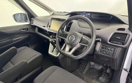 Nissan Serena IV, 2017 год, 1 450 000 рублей, 12 фотография