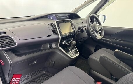 Nissan Serena IV, 2017 год, 1 450 000 рублей, 14 фотография