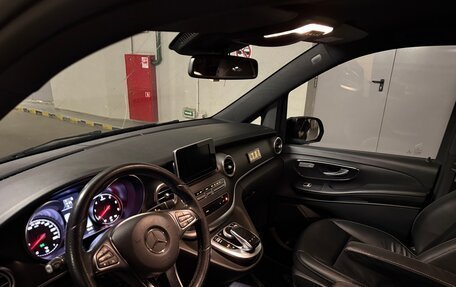 Mercedes-Benz V-Класс, 2017 год, 3 200 000 рублей, 6 фотография