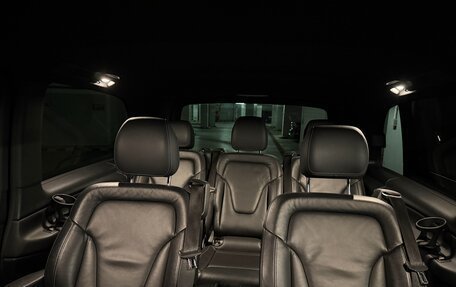 Mercedes-Benz V-Класс, 2017 год, 3 200 000 рублей, 5 фотография