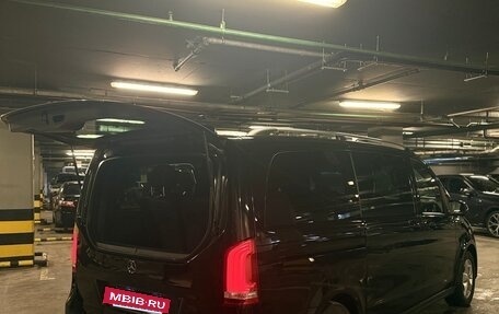 Mercedes-Benz V-Класс, 2017 год, 3 200 000 рублей, 3 фотография